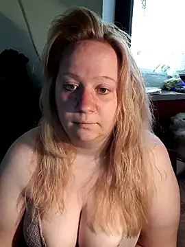 D Marinna online show from March 13, 2:45 pm