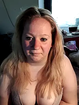 D Marinna online show from March 14, 2:22 pm