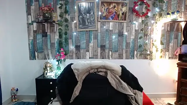 KarimaSarabe online show from February 12, 8:15 pm