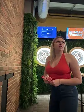 Snapshot of nicolesugarr chatting on February 8, 4:27 am nicolesugarr online show from February 8, 4:27 am