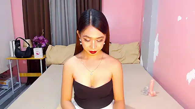 Snapshot of Malena_Ts chatting on April 7, 11:43 am Malena Ts online show from April 7, 11:43 am