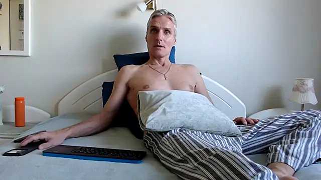 StrongBill online show from October 11, 6:45 am