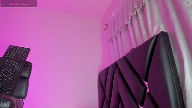 stephany doll  online show from March 4, 4:07 am