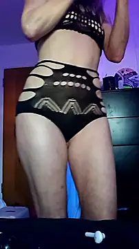 Snapshot of cammyquart chatting on November 16, 10:04 pm cammyquart online show from November 16, 10:04 pm