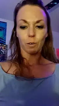 Snapshot of cammyquart chatting on November 30, 2:15 am cammyquart online show from November 30, 2:15 am