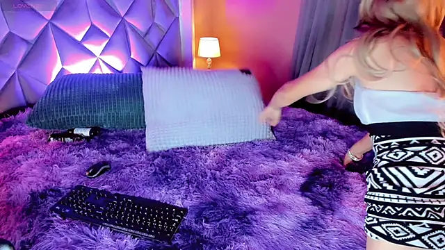 Snapshot of Rodd__y chatting on March 8, 8:35 pm Rodd  y online show from March 8, 8:35 pm