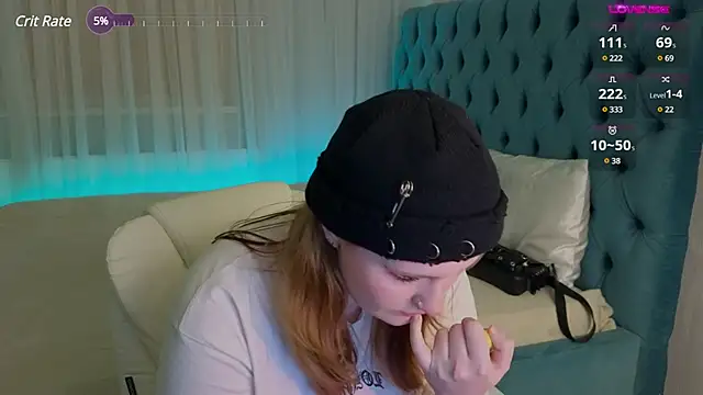  Chlo  e online show from December 17, 1:39 am