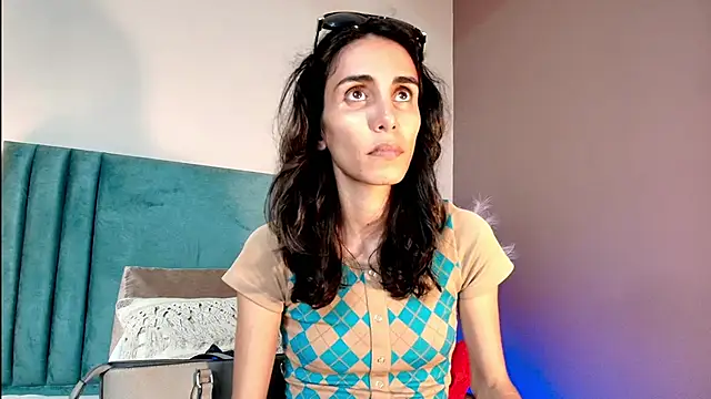 Nina Cavaali online show from October 28, 6:10 pm