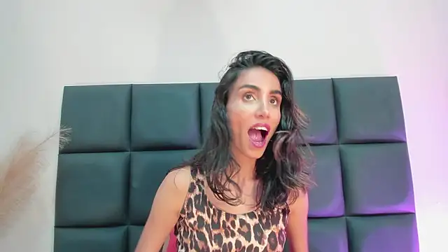 Nina Cavaali online show from October 31, 6:09 pm