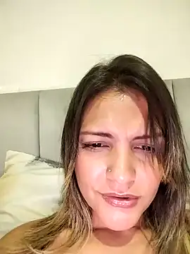 Mia Hampton online show from February 6, 1:38 am