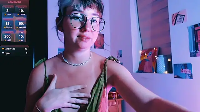 Cosmo Riri online show from March 26, 12:44 pm