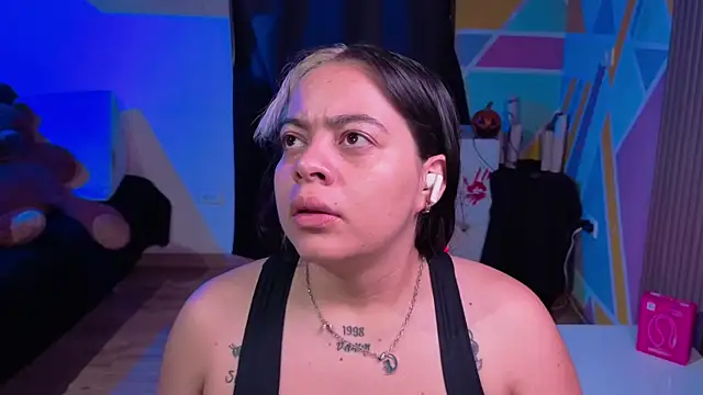 Cuttiealice online show from November 1, 12:51 pm