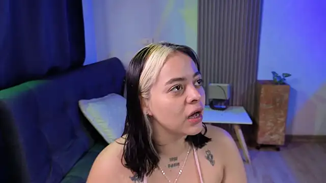 Cuttiealice online show from January 6, 12:53 pm