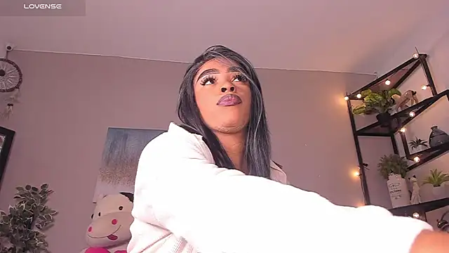 Briana Wells  online show from March 25, 12:44 pm