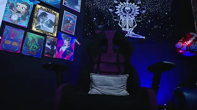 Yourmadame P online show from December 3, 12:46 am