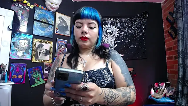 Yourmadame P online show from February 3, 3:27 pm