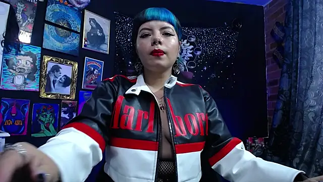 Yourmadame P online show from February 6, 6:46 pm