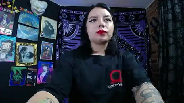 Yourmadame P online show from November 6, 12:22 am