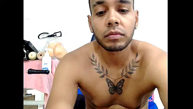 hugeeblackcock online show from July 21, 7:05 pm