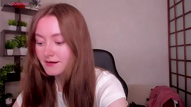 KateCuddle online show from April 10, 2:39 am