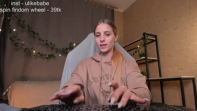 Snapshot of Anna_Fink chatting on January 27, 9:00 pm Anna Fink online show from January 27, 9:00 pm