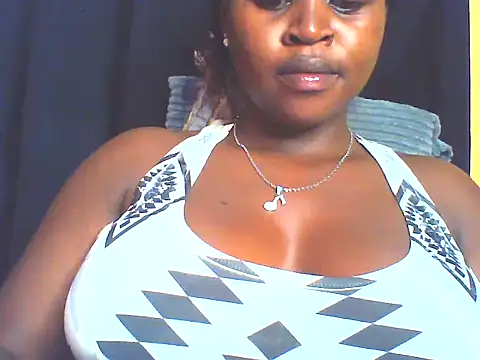 Snapshot of EboniesBelle chatting on May 2, 6:07 am EboniesBelle online show from May 2, 6:07 am