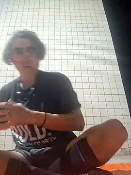 Snapshot of shaved chatting on November 26, 6:58 am shaved online show from November 26, 6:58 am