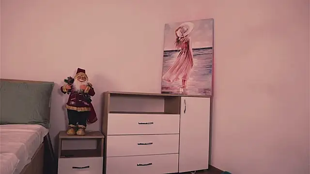 Misslullu online show from December 4, 2:37 pm