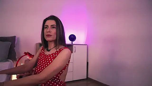 Misslullu online show from May 27, 12:24 pm