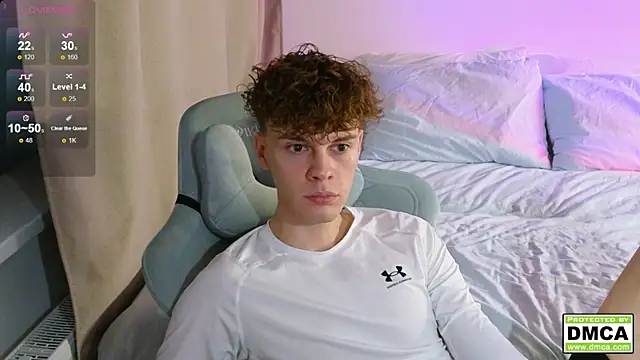 Snapshot of cute_thomas chatting on October 29, 7:37 pm cute thomas online show from October 29, 7:37 pm