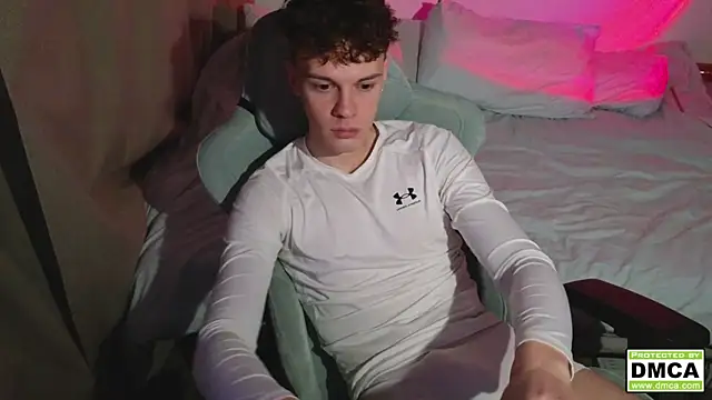 Snapshot of cute_thomas chatting on December 3, 12:14 pm cute thomas online show from December 3, 12:14 pm