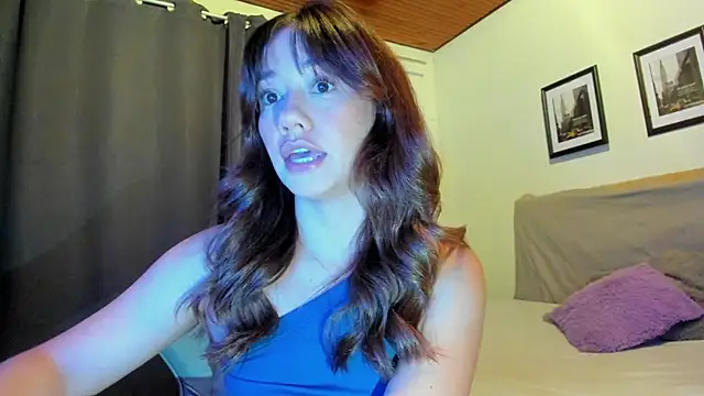 sofimendoza online show from October 18, 7:42 am