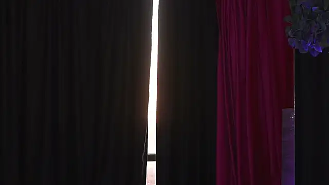 HotSkinnyX online show from January 18, 6:13 am