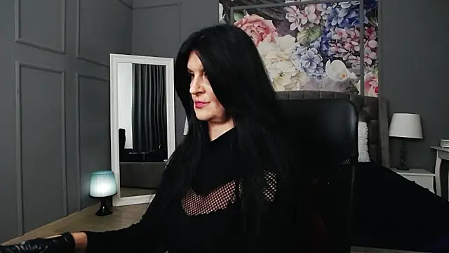 Snapshot of DomMelissaW chatting on December 2, 12:52 am DomMelissaW online show from December 2, 12:52 am