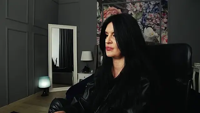 Snapshot of DomMelissaW chatting on January 23, 12:35 am DomMelissaW online show from January 23, 12:35 am