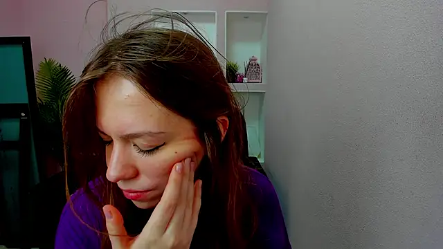 Persephoni online show from November 11, 8:42 pm