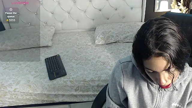 LiaVillalobos online show from October 17, 1:03 pm