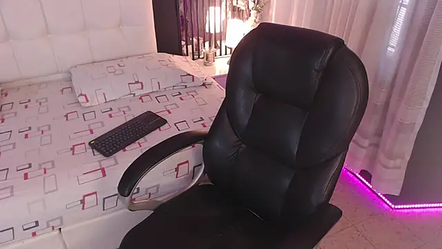 LiaVillalobos online show from January 8, 12:07 pm