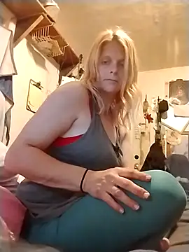 lilbug69 online show from March 2, 9:16 am