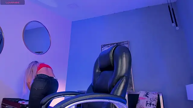 SophieBarnett online show from December 21, 1:46 am