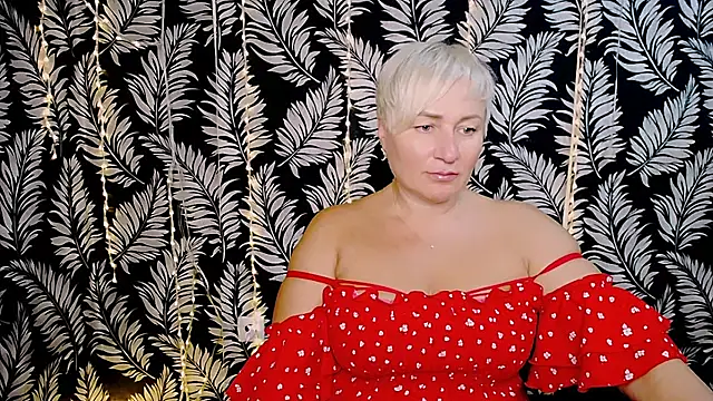 Snapshot of Olivia_playful chatting on October 12, 11:20 am Olivia playful online show from October 12, 11:20 am