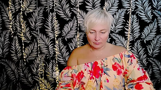 Snapshot of Olivia_playful chatting on October 18, 11:33 am Olivia playful online show from October 18, 11:33 am