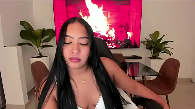 Snapshot of brunetenikole02 chatting on February 28, 3:29 am brunetenikole02 online show from February 28, 3:29 am