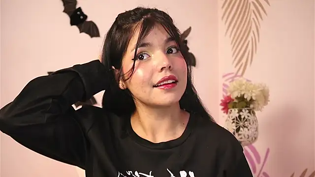 dianebleu online show from November 4, 4:33 am