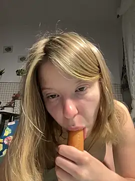 Snapshot of kimczii chatting on June 17, 6:16 am kimczii online show from June 17, 6:16 am