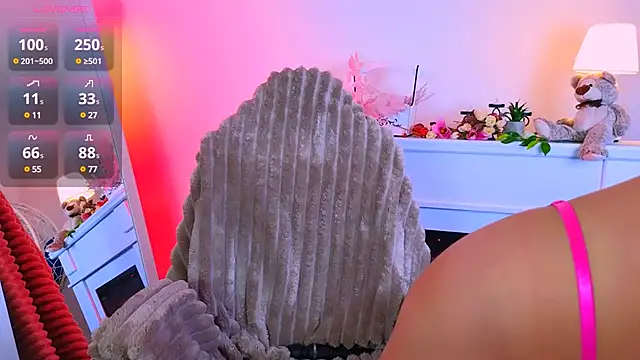 Snapshot of ___Emily___ chatting on February 22, 7:34 am Emily online show from February 22, 7:34 am