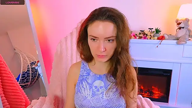 Snapshot of ___Emily___ chatting on March 3, 7:32 am Emily online show from March 3, 7:32 am