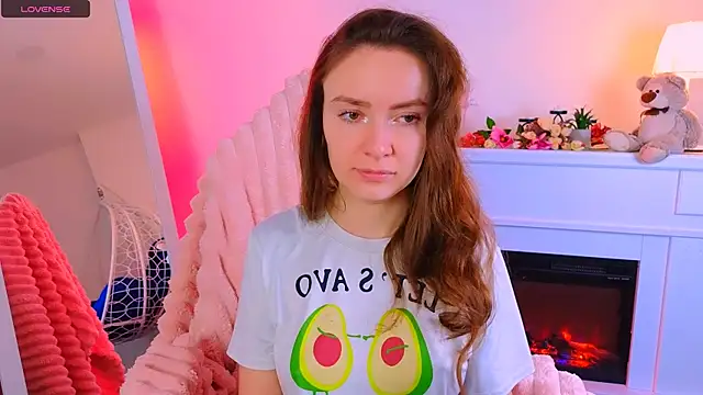 Snapshot of ___Emily___ chatting on March 10, 7:32 am Emily online show from March 10, 7:32 am