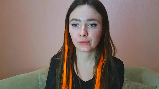 Snapshot of ___Emily___ chatting on December 21, 9:00 pm Emily online show from December 21, 9:00 pm