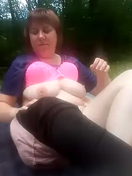 Snapshot of explored_romantic chatting on June 15, 11:23 am explored romantic online show from June 15, 11:23 am
